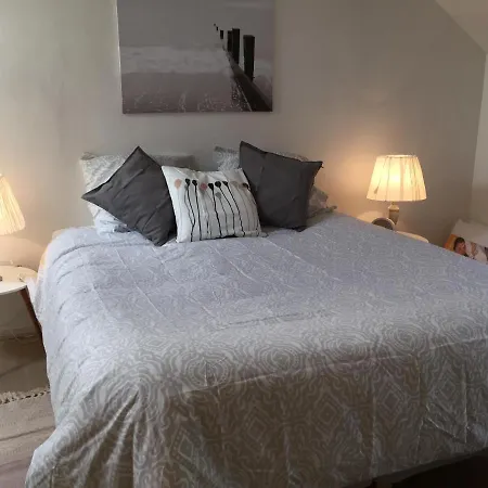 Le Chenia Holiday home