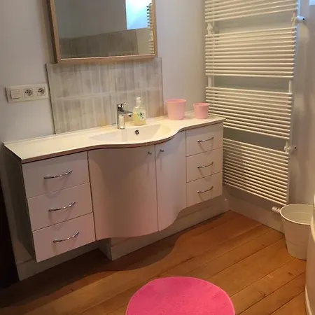 別荘 Le Chenia Wanze