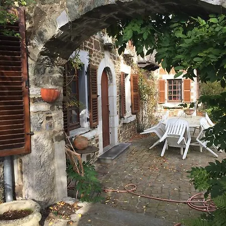 Le Chenia בית נופש *